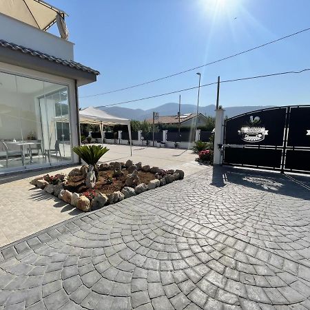 B&B Il Suono Della Campagna Terracina Eksteriør billede